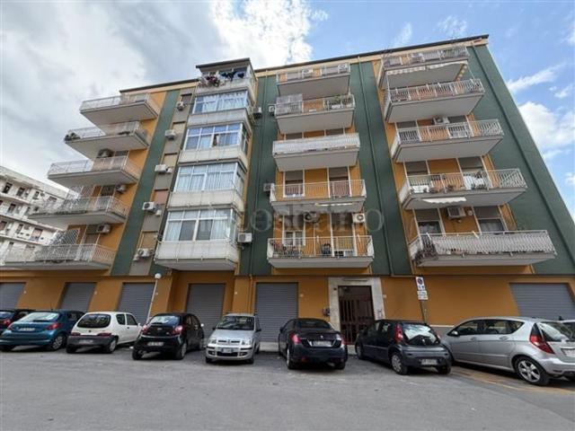 Appartamento in vendita di 201 m² in Via Corrado Giaquinto