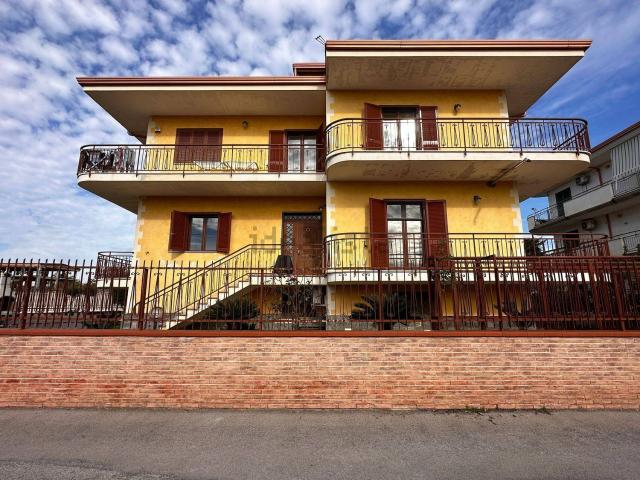 Appartamento in vendita di 201 m² in Via Cancello, 258