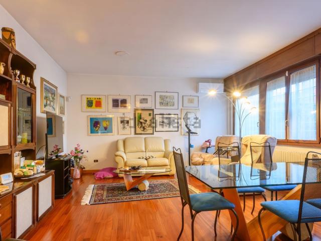 Appartamento in vendita di 201 m² in Via Anton Cechov, 115