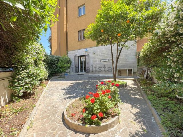 Appartamento in vendita di 201 m² in Via Latina