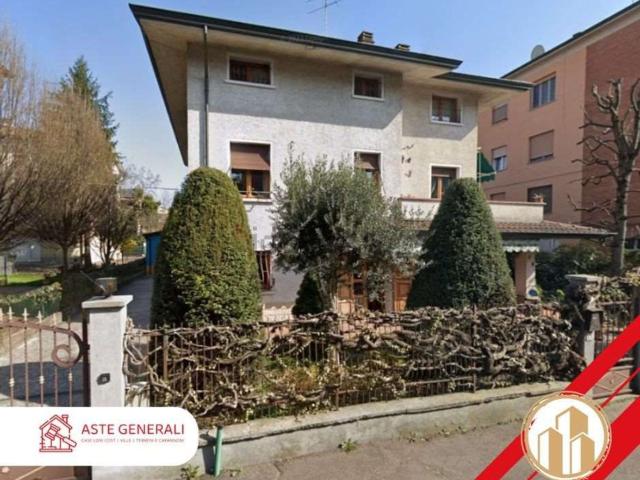 Appartamento in vendita di 201 m² in Via Telemaco Dall&apos Ara, 11