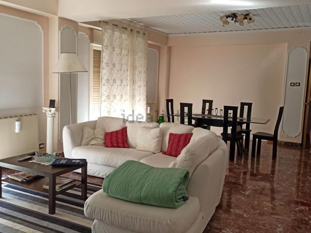 Appartamento in vendita di 201 m² in Via Tremonti, 84