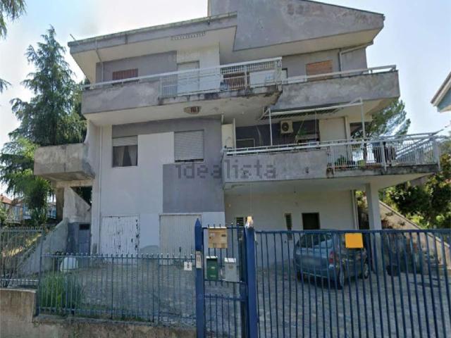 Appartamento in vendita di 201 m² in Via Vincenzo Padula, 8