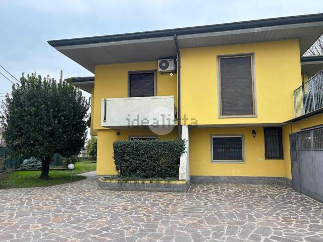 Appartamento in vendita di 201 m² in Via XXV Aprile, 39