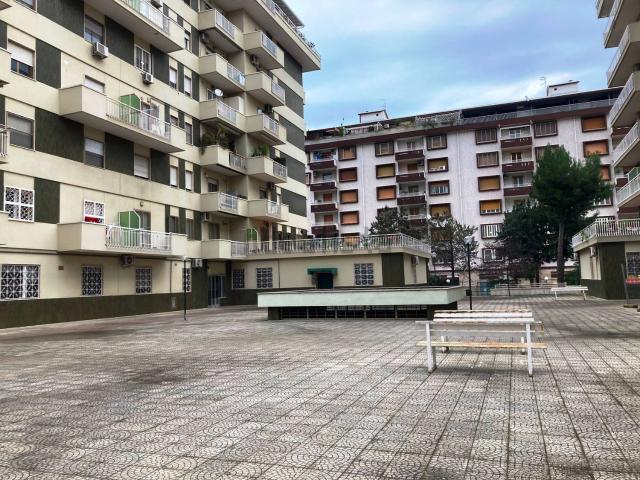 Appartamento in vendita di 201 m² in Viale Luigi Pinto