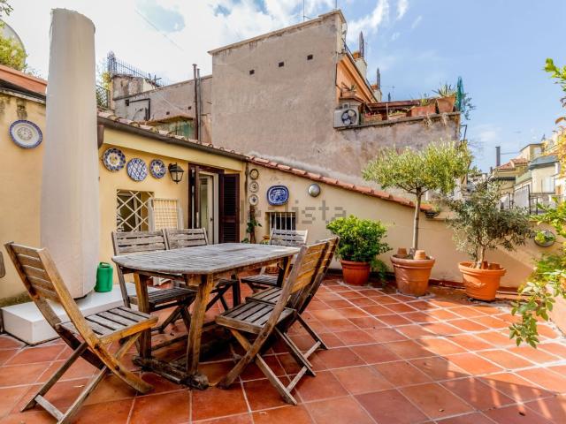Appartamento in vendita di 202 m² in Via degli Avignonesi