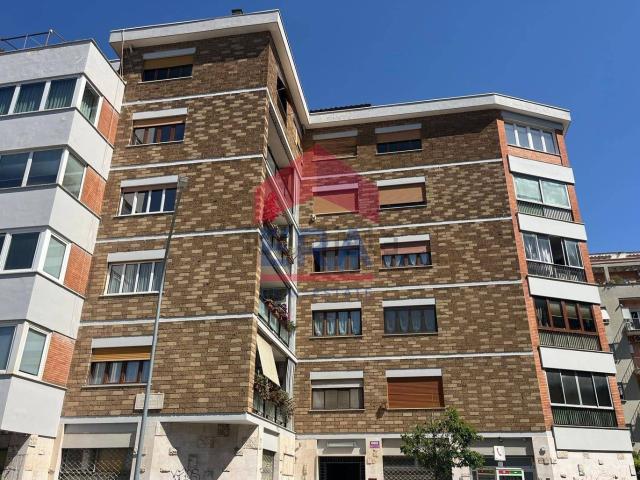 Appartamento in vendita di 202 m² in Via del Casale de Merode, 7