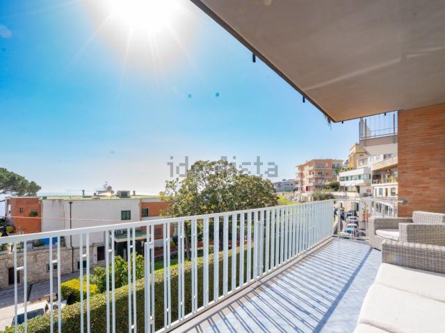 Appartamento in vendita di 202 m² in Via Nevio, 8
