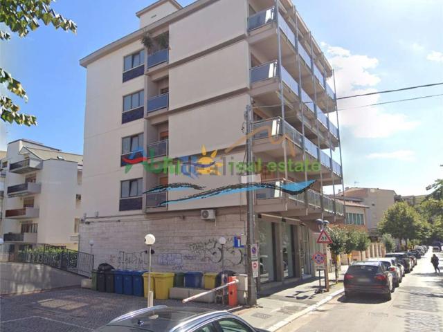 Appartamento in vendita di 202 m² in Via Torquato Scaraviglia, 32