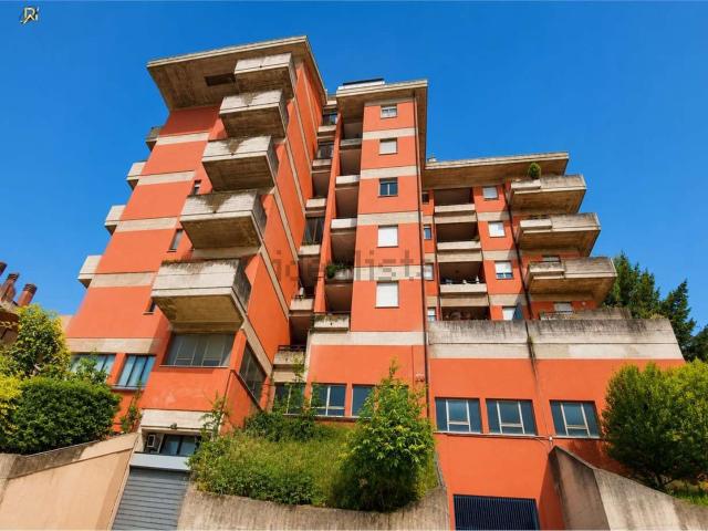 Appartamento in vendita di 202 m² in Viale Giovanni Bovio, 50