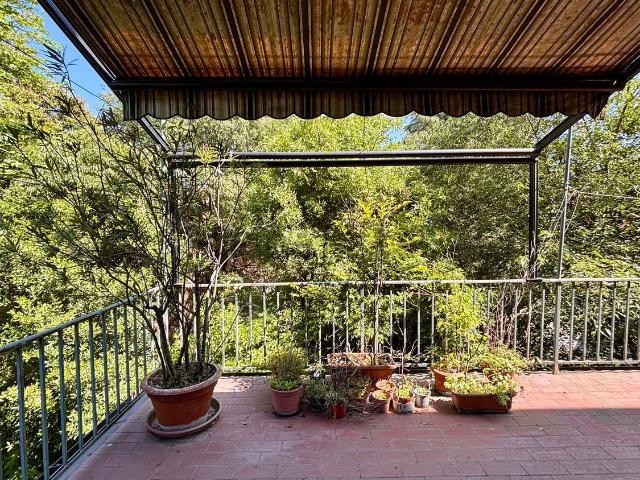 Appartamento in vendita di 202 m² in Viale Giovanni Gozzadini