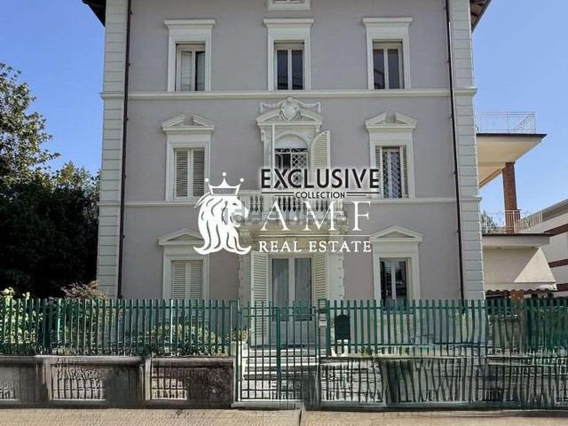 Appartamento in vendita di 202 m² in Viale Giuseppe Verdi, 49