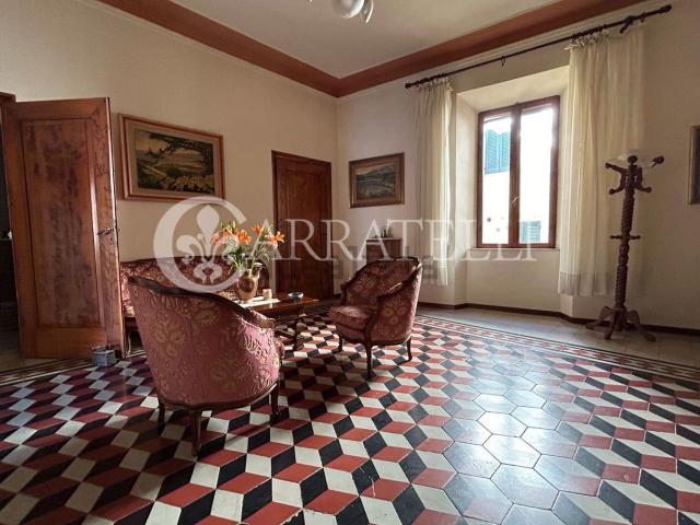 Appartamento in vendita di 202 m² in Piazza Giuseppe Garibaldi
