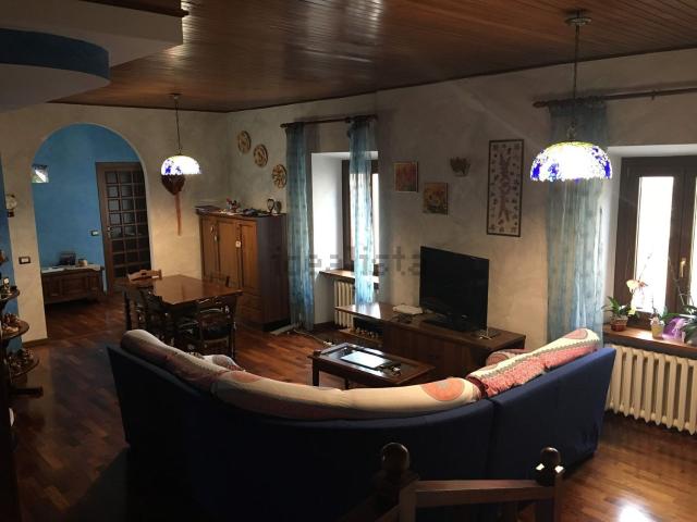 Appartamento in vendita di 203 m² in Via Cavour, 22