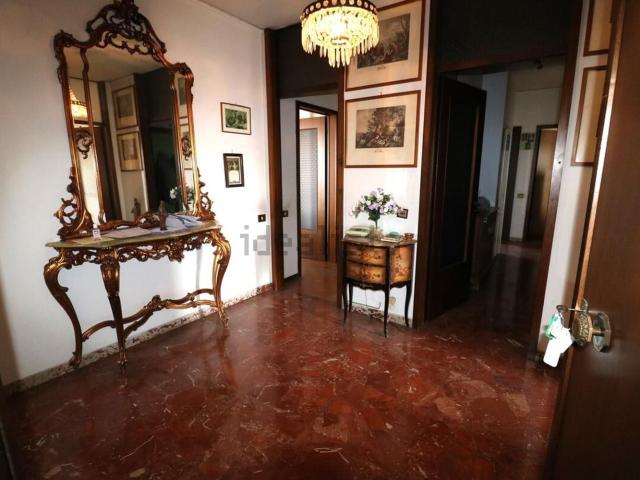 Appartamento in vendita di 203 m² in Via Campofiore, 57
