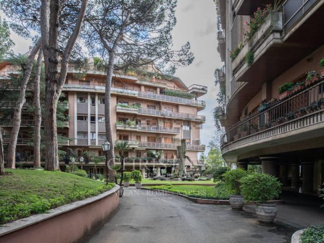 Appartamento in vendita di 203 m² in Via Cassia