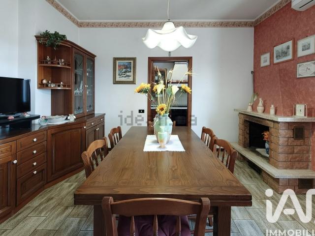 Appartamento in vendita di 203 m² in Via Garda, 57