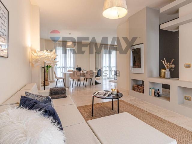 Appartamento in vendita di 203 m² in Via Giuseppe Zanardelli, 168