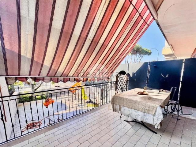 Appartamento in vendita di 203 m² in Via Giacinto Gigante, 118