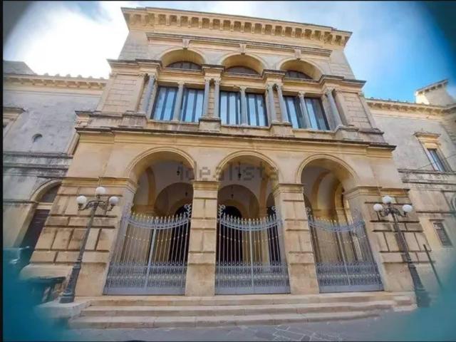 Appartamento in vendita di 203 m² in Via del Teatro