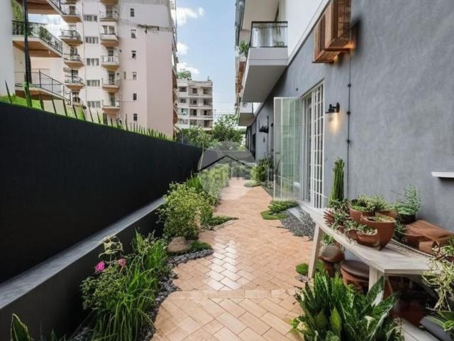 Appartamento in vendita di 203 m² in Via Francesco Vivona, 15