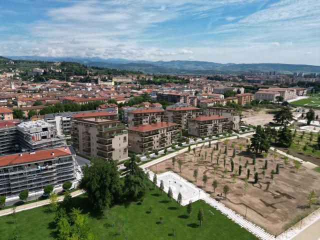 Appartamento in vendita di 203 m² in Via Hrayr Terzian