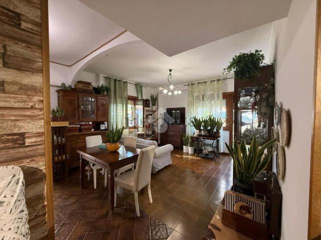 Appartamento in vendita di 203 m² in Via Monte Bianco, 25