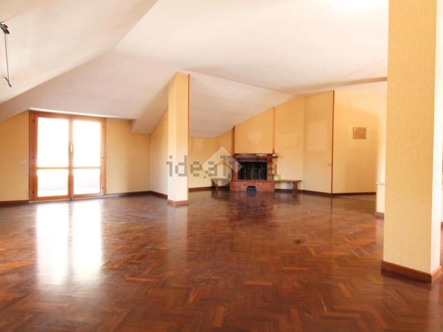 Appartamento in vendita di 203 m² in Via Maria Palma Mezzopreti, 1
