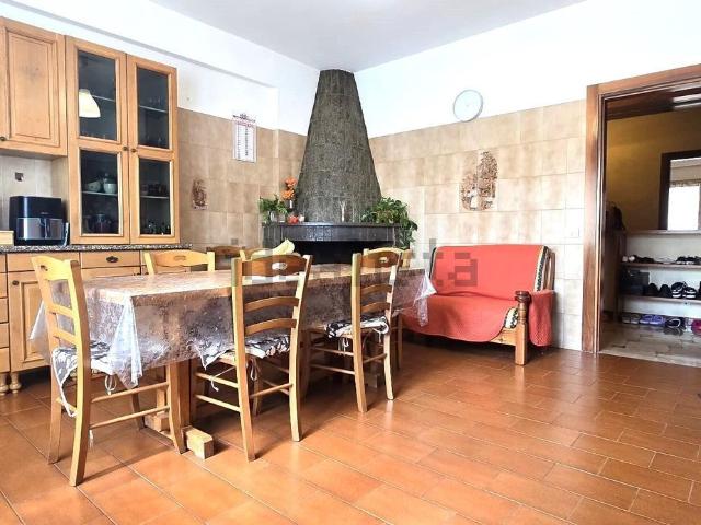 Appartamento in vendita di 203 m² in Via Michele Pantanella