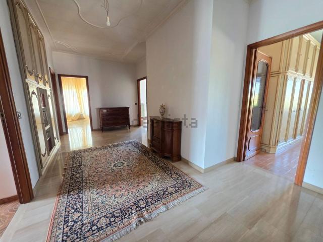Appartamento in vendita di 203 m² in Via Statale