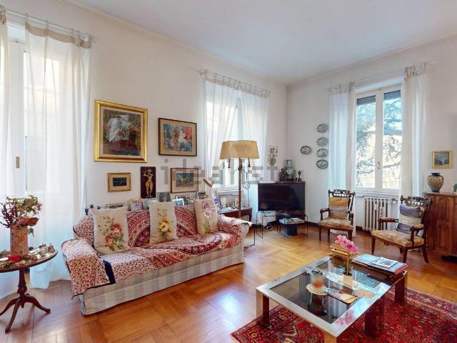 Appartamento in vendita di 203 m² in Via Pompeo Litta, 2