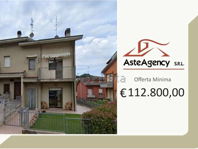Appartamento in vendita di 204 m² in Via Alcide De Gasperi, 25