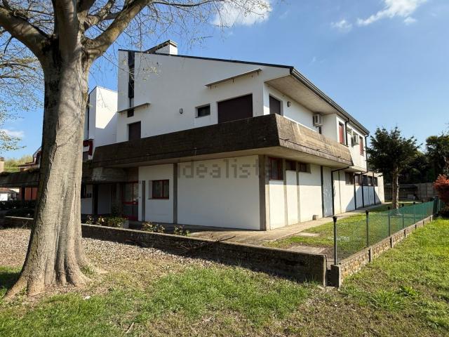 Appartamento in vendita di 204 m² in Via Giovanni Amendola, 64