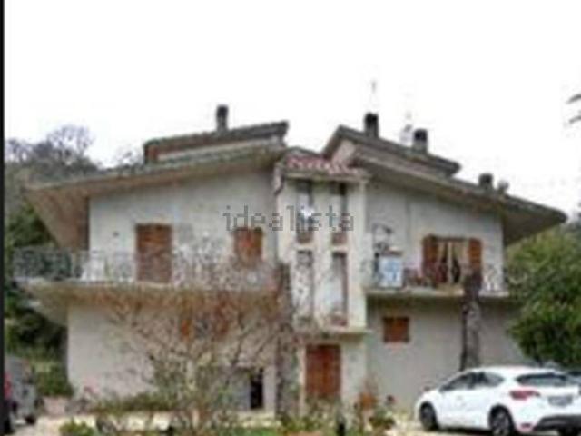 Appartamento in vendita di 204 m² in Contrada Fontursia