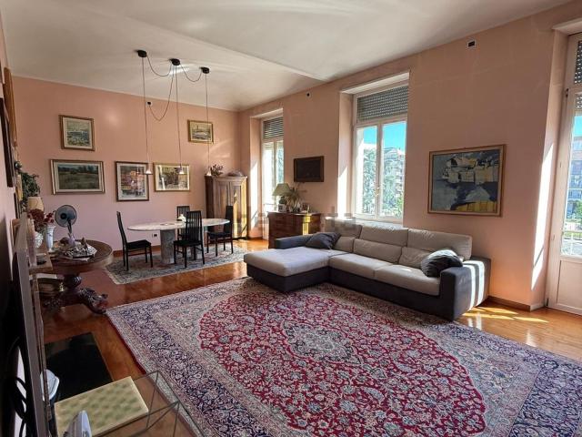 Appartamento in vendita di 204 m² in Piazza Giacomo Matteotti, 35