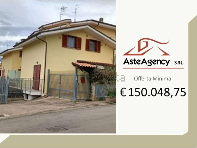 Appartamento in vendita di 204 m² in Strada Colle Scorrano, 64