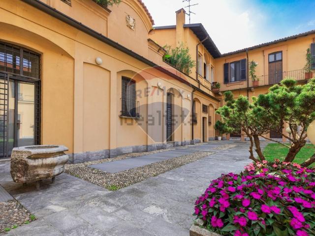 Appartamento in vendita di 205 m² in Via Camillo Benso Conte di Cavour, 35