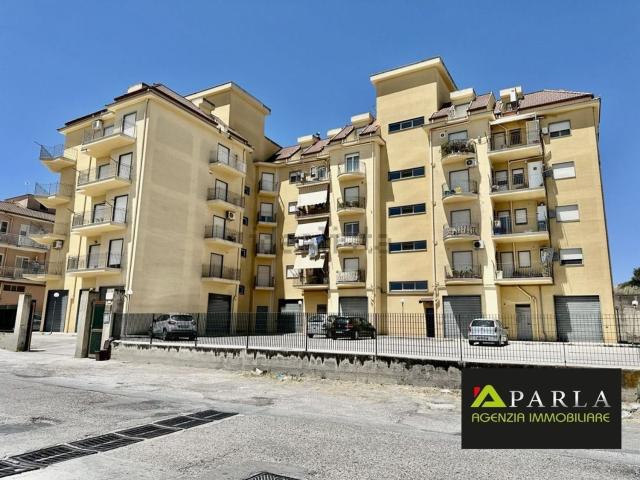 Appartamento in vendita di 205 m² in Via Antonio De Curtis