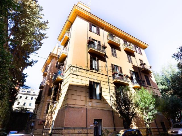 Appartamento in vendita di 205 m² in Via Alessandro Torlonia, 12