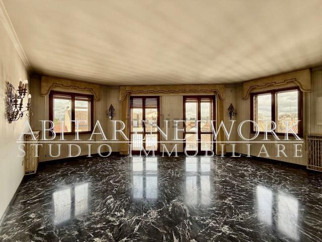 Appartamento in vendita di 205 m² in Via Beato Pellegrino