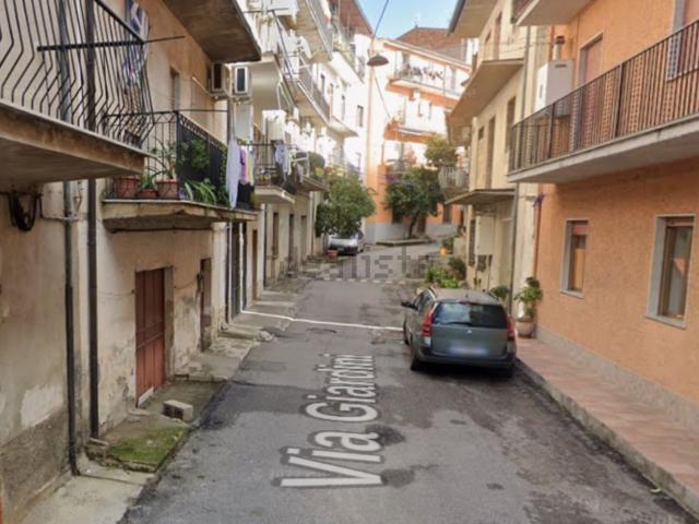 Appartamento in vendita di 205 m² in Via Giardini