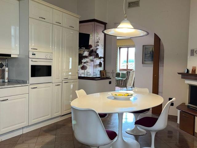 Appartamento in vendita di 205 m² in Via Dorvà Bellucci