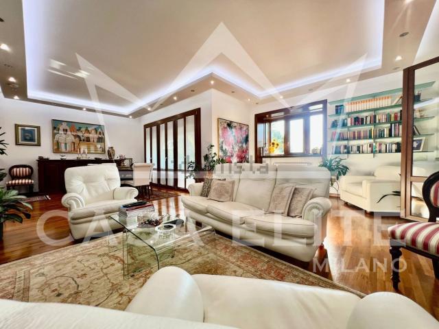 Appartamento in vendita di 205 m² in Via Federico Tesio, 19