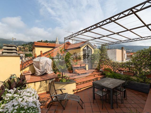 Appartamento in vendita di 205 m² in Via Milite Ignoto, 5