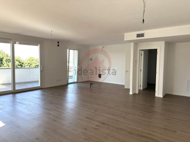 Appartamento in vendita di 205 m² in Via Pilade Bronzetti