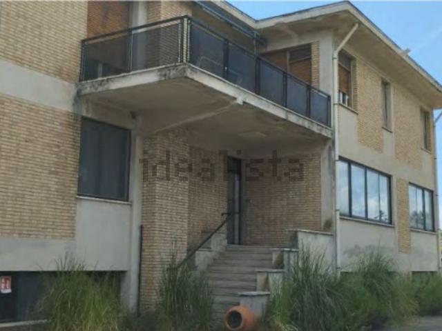 Appartamento in vendita di 205 m² in Via Roma
