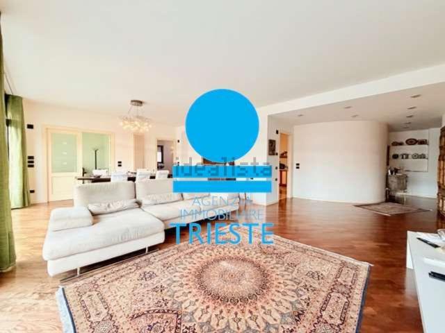 Appartamento in vendita di 205 m² in Viale Cesare Battisti