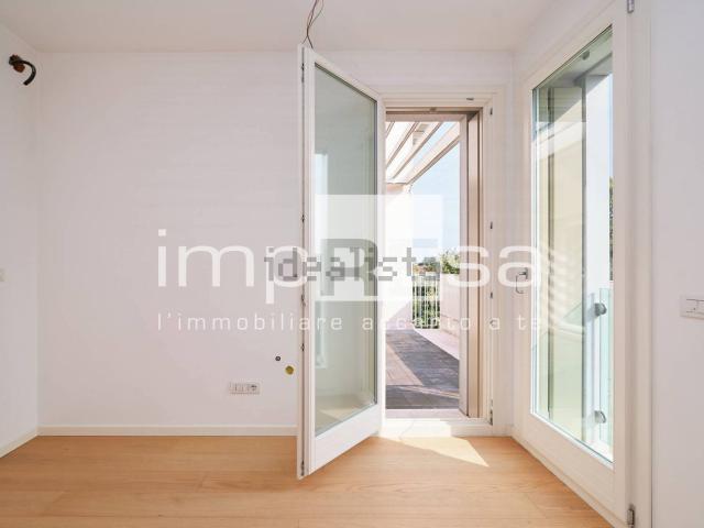 Appartamento in vendita di 205 m² in Viale Fratelli Cairoli, 100