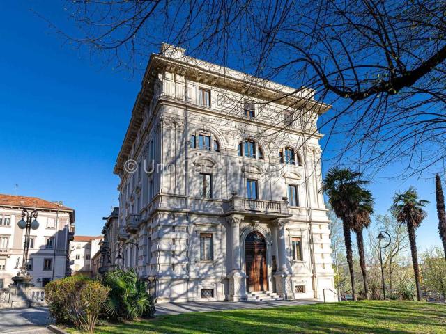 Appartamento in vendita di 205 m² in Corso Re Umberto, 1
