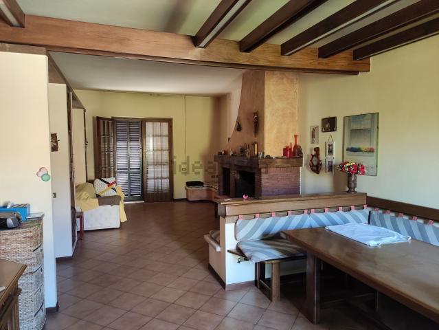 Appartamento in vendita di 205 m² in Piazza Giuseppe Giusti, 55